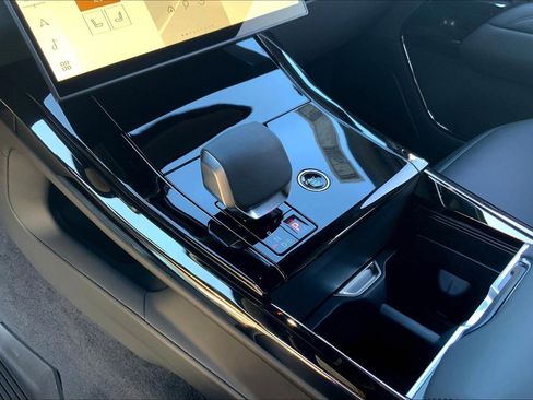 New 2025 Land Rover Range Rover Sport Dynamic SE image 8