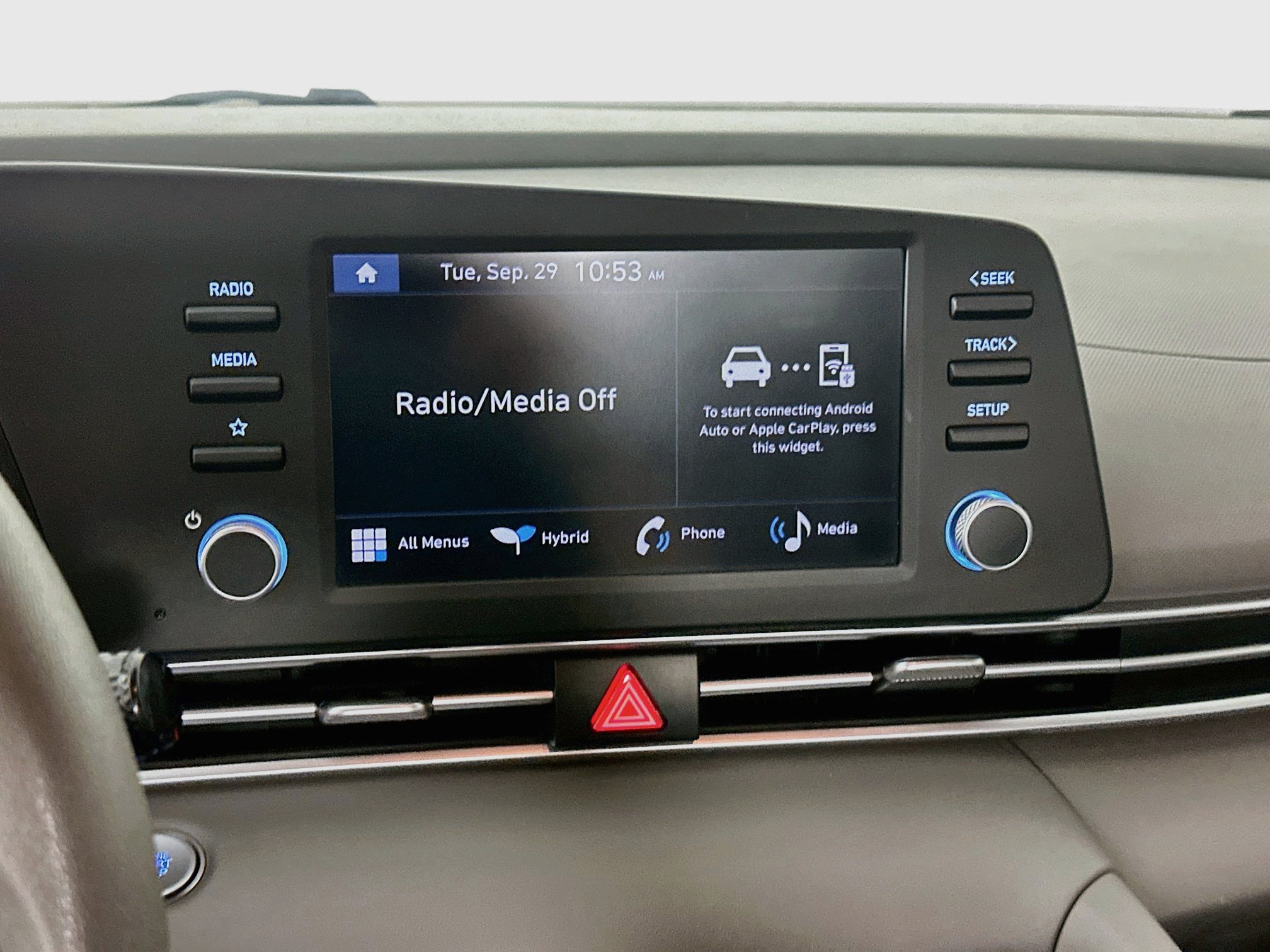 Used 2025 Hyundai Elantra Hybrid FWD image 21