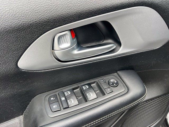 Used 2018 Chrysler Pacifica Touring-L Plus w/ S Appearance Package FWD image 27