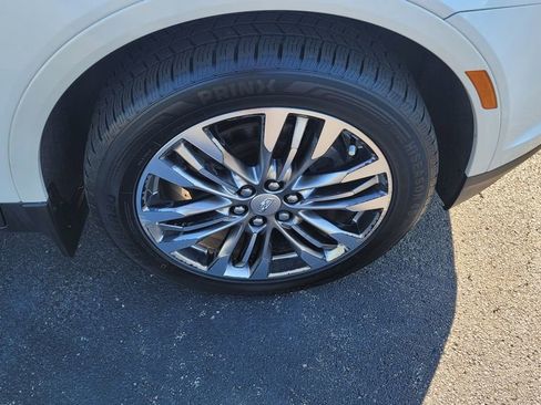 Used 2017 Cadillac XT5 Premium Luxury w/ LPO, Wheel Lock Package FWD image 15