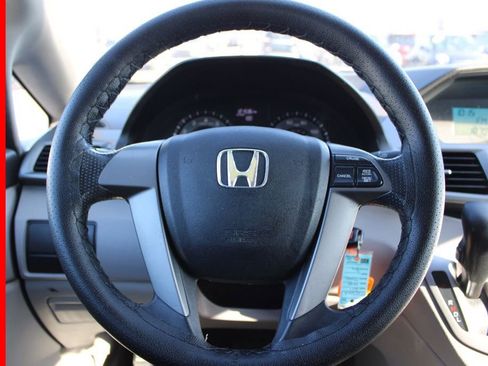 Used 2011 Honda Odyssey LX image 25
