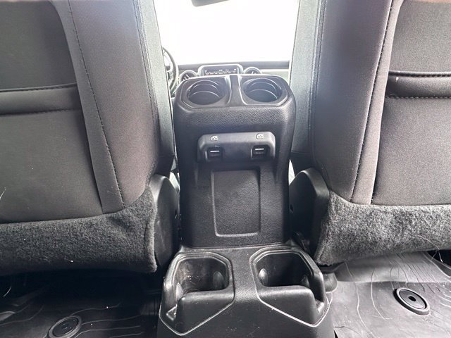 Used 2022 Jeep Wrangler Unlimited Sport AWD/4WD image 32