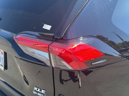 Used 2025 Toyota RAV4 XLE AWD/4WD image 6