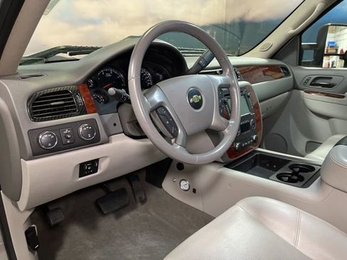 Used 2014 Chevrolet Silverado 2500 LTZ w/ LTZ Plus Package image 26