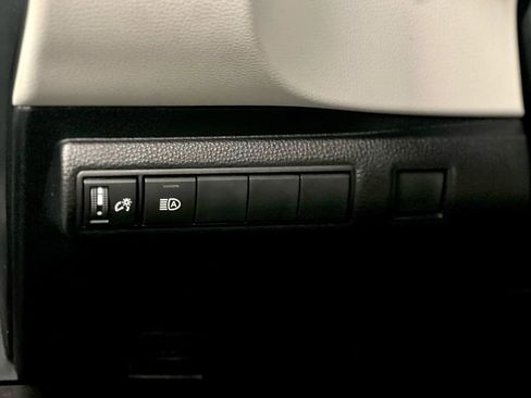 Used 2022 Toyota Corolla LE image 25