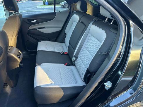 Used 2021 Chevrolet Equinox LT w/ Driver Convenience Package image 21