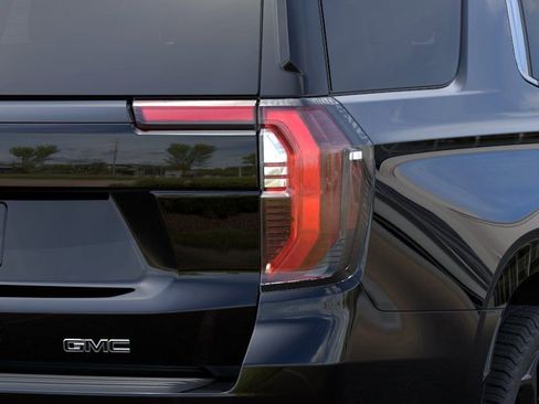 New 2026 GMC Yukon Denali Ultimate AWD/4WD image 11
