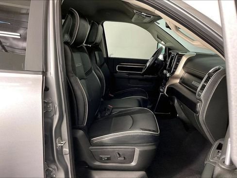 Used 2024 RAM 2500 Laramie AWD/4WD image 9