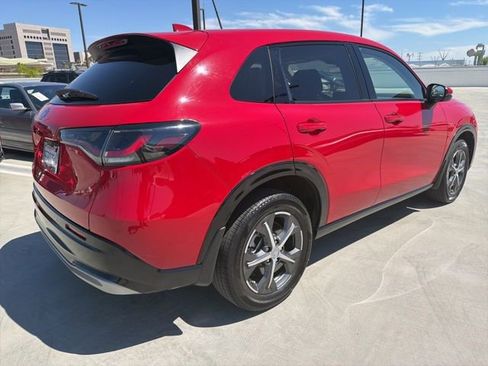 Used 2023 Honda HR-V EX-L image 2