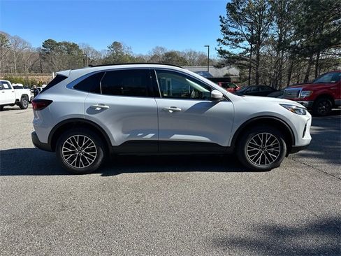 New 2025 Ford Escape Base w/ Class II Trailer Tow Package image 8