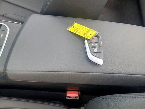 Used 2021 BMW 430i Convertible w/ Convenience Package image 9