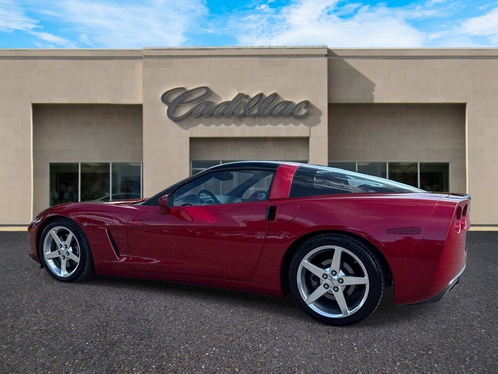 Used 2005 Chevrolet Corvette Coupe w/ Preferred Equipment Group RWD image 5