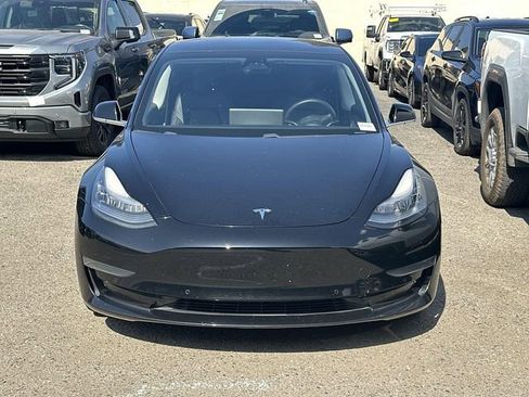 Used 2020 Tesla Model 3 Standard Range Plus image 2