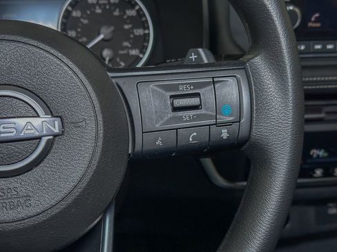 Used 2024 Nissan Rogue SV image 33