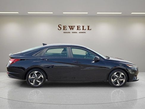 Used 2023 Hyundai Elantra SEL w/ Convenience Package FWD image 6
