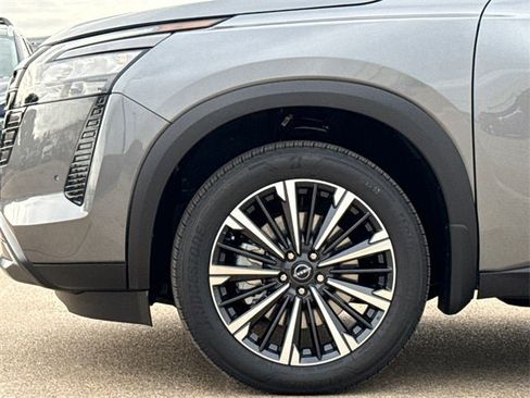 New 2026 Nissan Pathfinder Platinum image 6