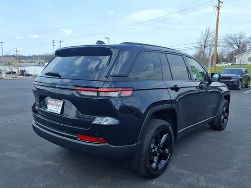Used 2024 Jeep Grand Cherokee Limited w/ Luxury Tech Group II AWD/4WD image 5