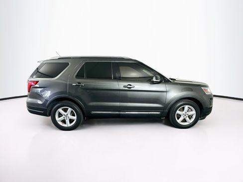 Used 2019 Ford Explorer XLT w/ Equipment Group 201A FWD image 10