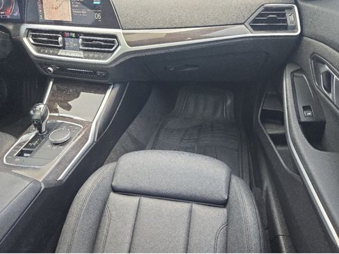 Used 2020 BMW 330i Sedan w/ Convenience Package RWD image 22