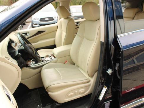 Used 2017 INFINITI QX60 FWD w/ Deluxe Technology Package image 11