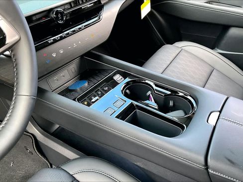 New 2026 Nissan Murano Platinum image 7