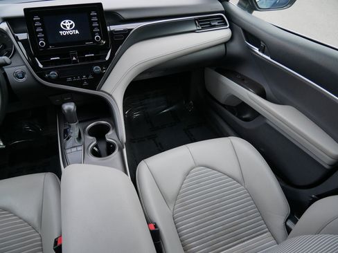 Certified 2024 Toyota Camry SE w/ Convenience Package image 11