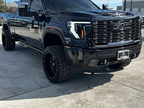 Used 2024 GMC Sierra 2500 Denali Ultimate image 2