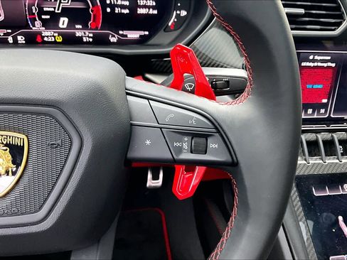 Used 2024 Lamborghini Urus S image 23