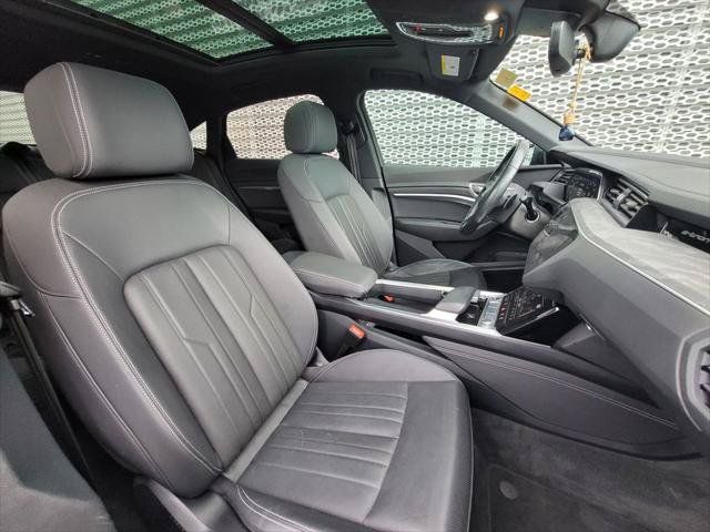 Used 2024 Audi Q8 e-tron Premium Plus w/ Premium Plus Package AWD/4WD image 21