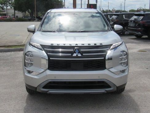 New 2025 Mitsubishi Outlander SE image 7