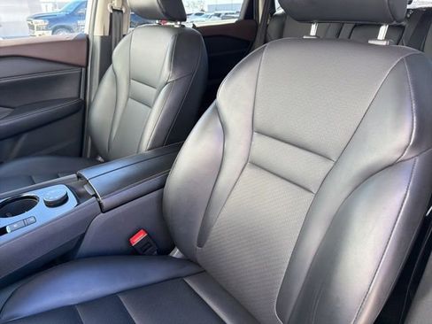 Used 2023 Nissan Rogue SV w/ SV Premium B Package image 18