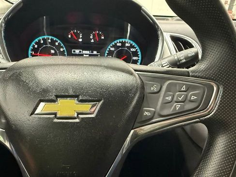Used 2021 Chevrolet Equinox LS w/ LS Convenience Package image 24