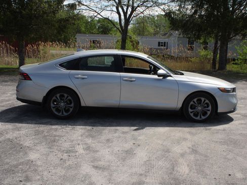 Used 2024 Honda Accord EX image 4