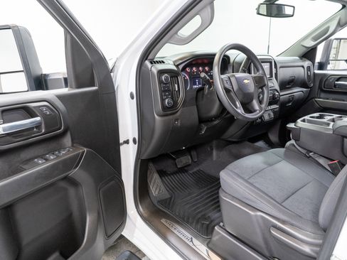 Used 2020 Chevrolet Silverado 2500 Custom w/ Custom Value Package AWD/4WD image 14