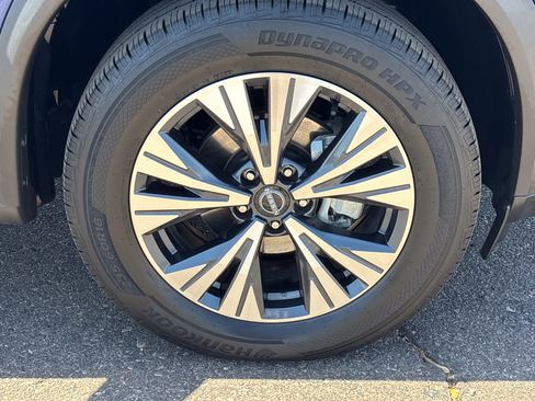 Used 2023 Nissan Rogue SV FWD image 8