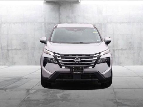 Used 2025 Nissan Rogue SV AWD/4WD image 4