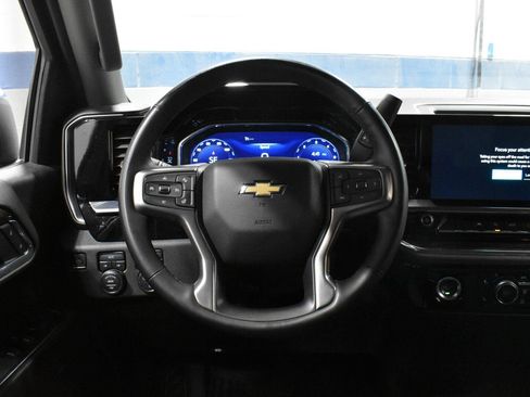 Used 2023 Chevrolet Silverado 1500 LT AWD/4WD image 6