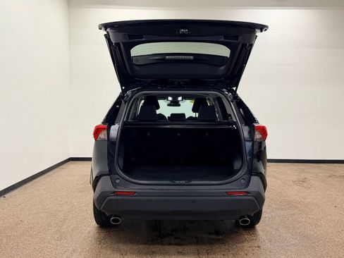 Used 2025 Toyota RAV4 XLE AWD/4WD image 5