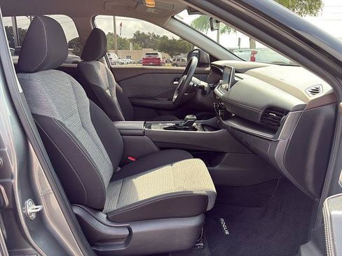 Used 2021 Nissan Rogue SV FWD image 16