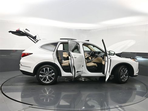 Used 2024 Acura MDX SH-AWD w/ Technology Package image 43