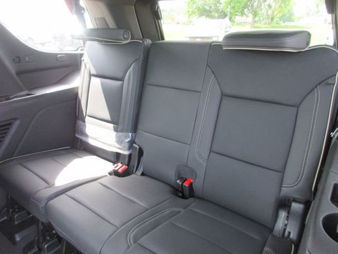 New 2026 GMC Yukon Elevation w/ Elevation Premium Package AWD/4WD image 13