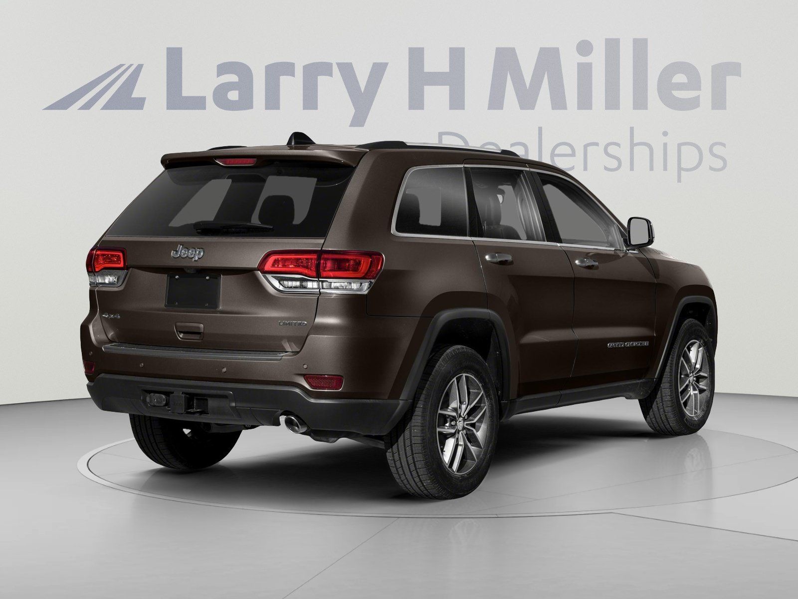 Used 2018 Jeep Grand Cherokee Limited AWD/4WD image 2