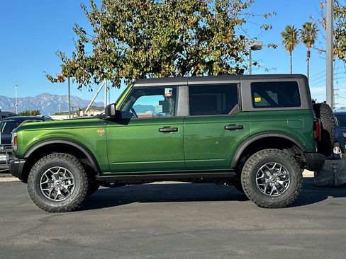 New 2025 Ford Bronco Badlands image 7