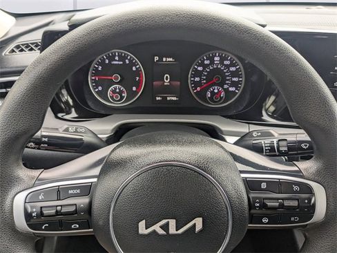 Used 2023 Kia K5 LXS image 27