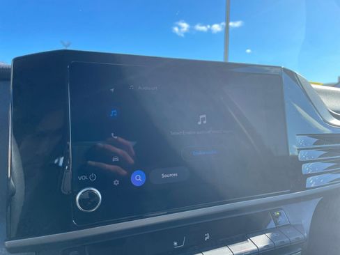 Used 2025 Toyota Camry LE image 21