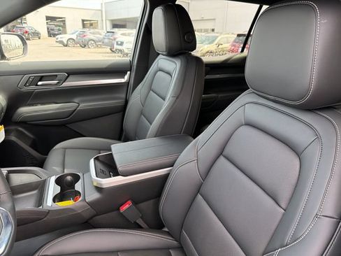 New 2027 GMC Terrain Elevation w/ Elevation Premium Package FWD image 18
