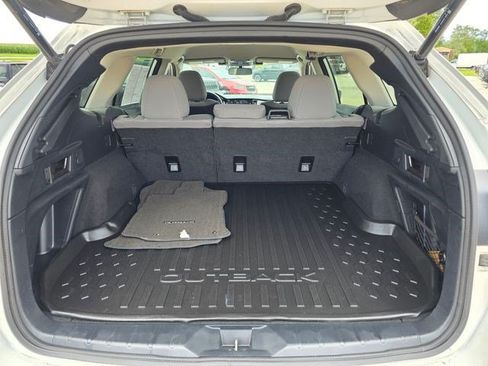 Used 2023 Subaru Outback Premium AWD/4WD image 10