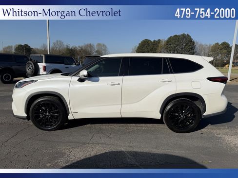 Used 2021 Toyota Highlander L image 8