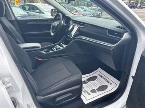 Used 2023 Jeep Grand Cherokee L Laredo w/ Luxury Tech Group I image 8