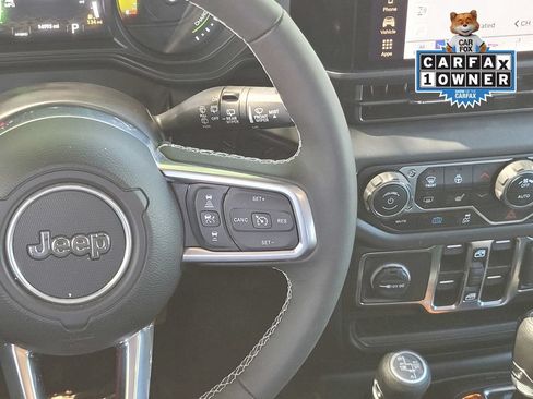 Used 2025 Jeep Wrangler Unlimited Sahara w/ Safety Group AWD/4WD image 13